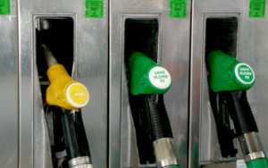10 BENZINA